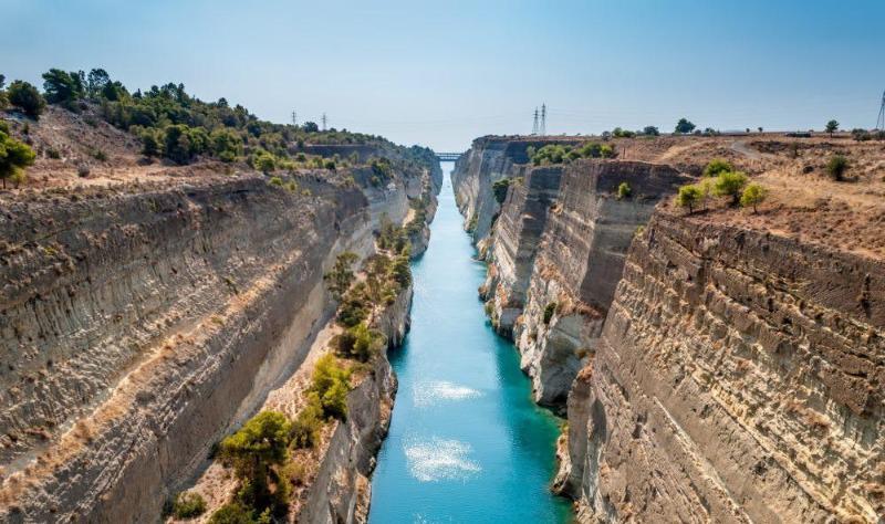 the-corinth-canal.jpg.cc38427f58279f75aa1f55804298bbcd.jpg